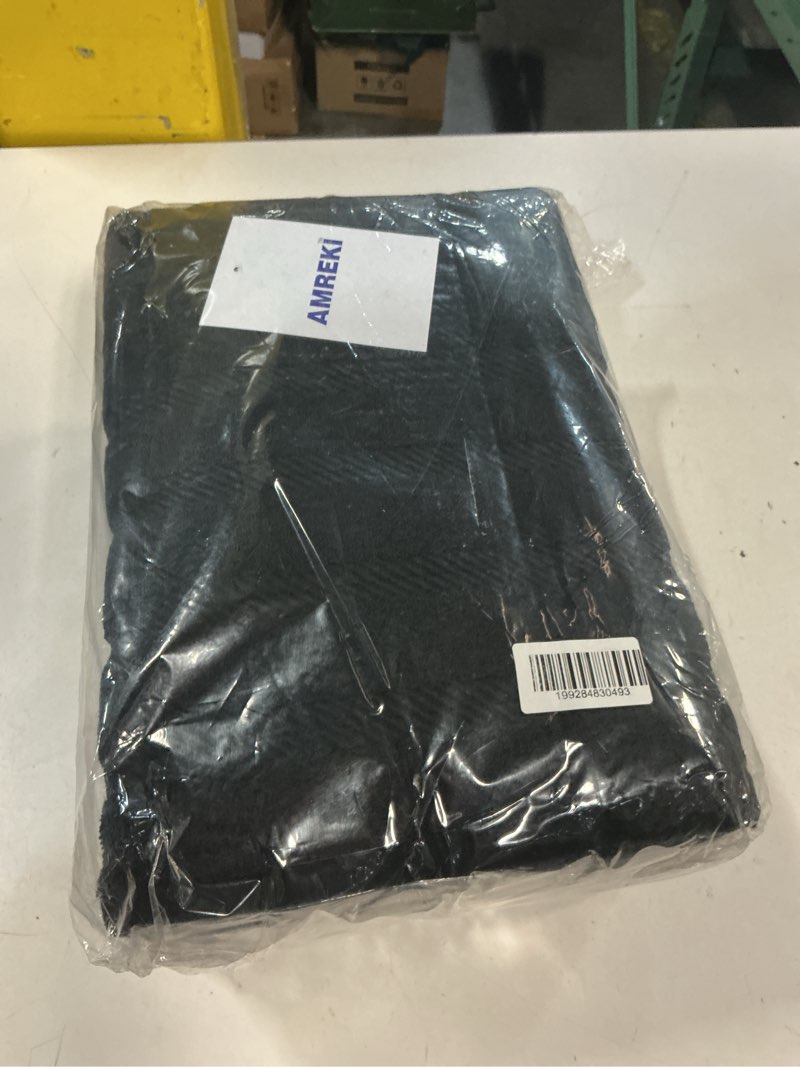 Condition photo showing New/Like New for amreki, premium, set of 4, extra large, 100% cotton, bath towels, 30 x 60 inches, very soft, quick-d