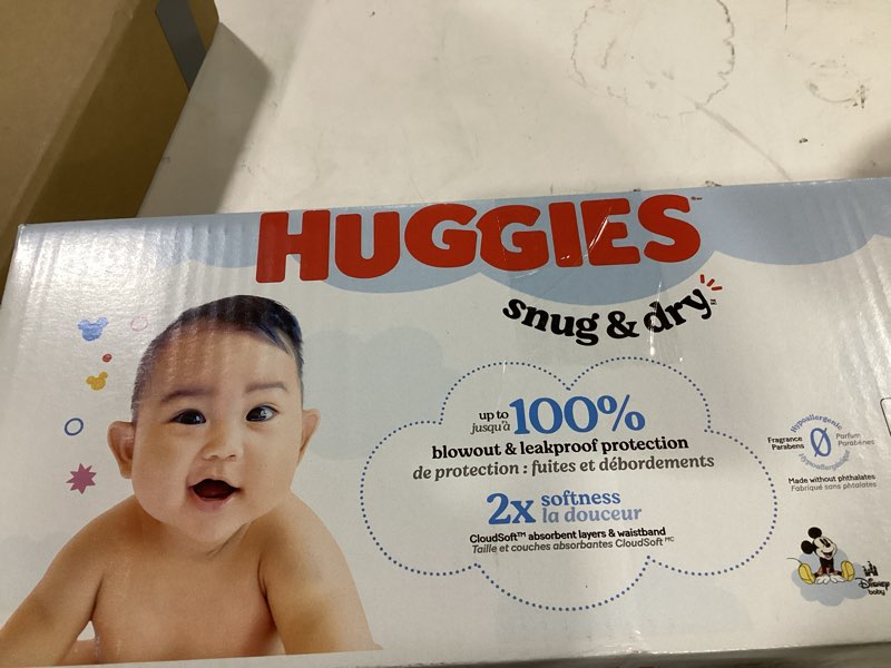 Condition photo showing Good Condition for huggies snug&dry giga diaper sz3 104