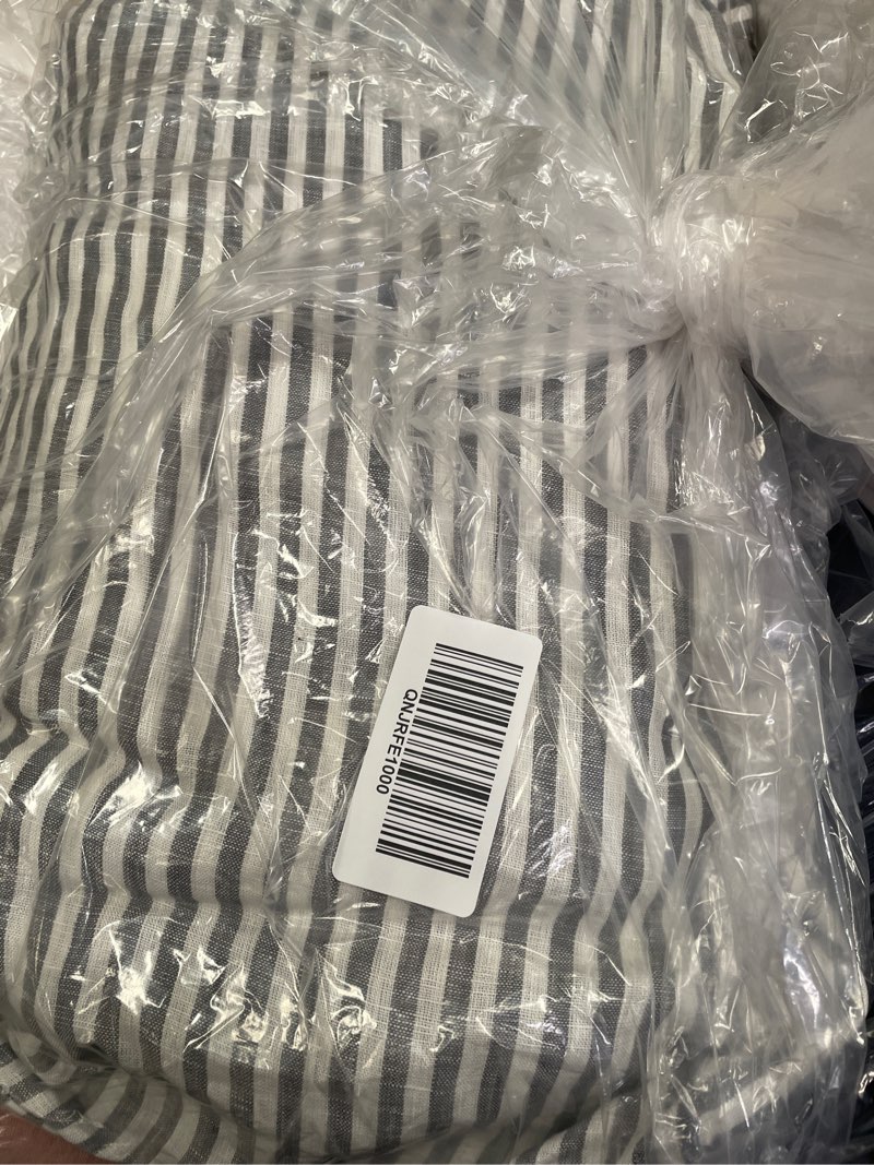 Condition photo showing New/Like New for european linen stripe duvet cover, full/queen, grey/white stripe