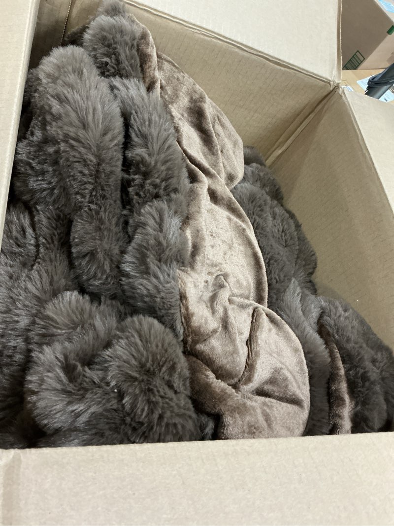 Condition photo showing Good Condition for l'agraty faux rabbit fur blanket: 60" x 80" twin luxury soft fluffy thick fur throw blanket for couch bed sofa - cozy plush bubble blankets for winter: flannel fleece decorative blanket(cocoa brown) cocoa brown 60" x 80"