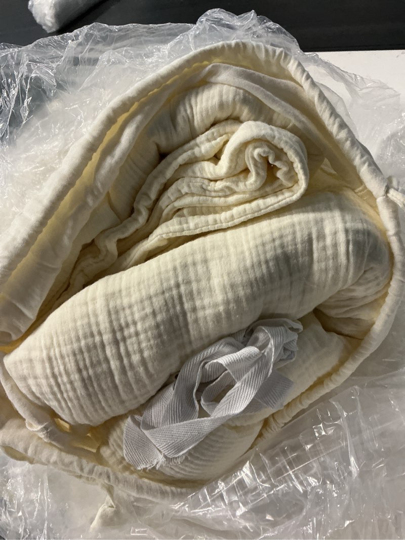 Condition photo showing Good Condition for organic cotton gauze duvet cover, king/cal king, ivory