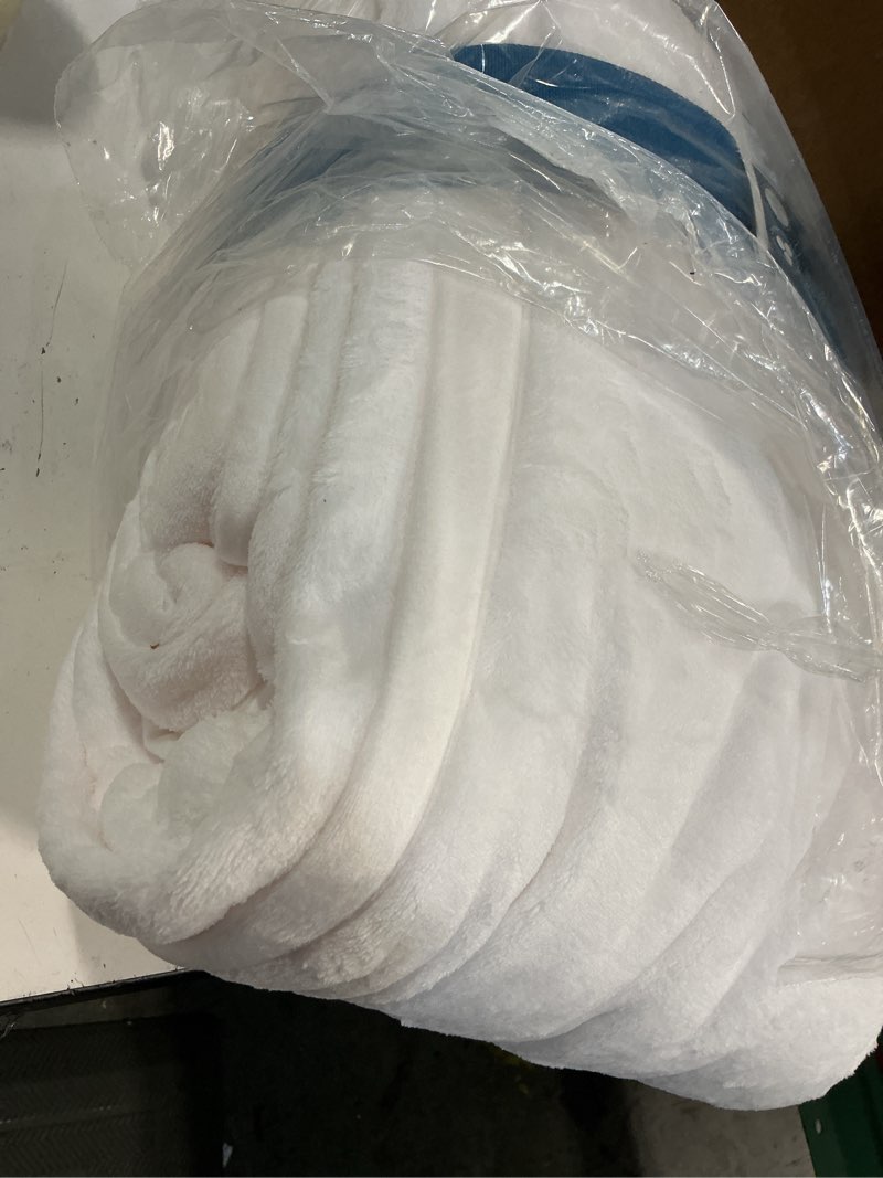 Condition photo showing Good Condition for berkshire serasoft plus plush polyester blanket, white full/queen full/queen white