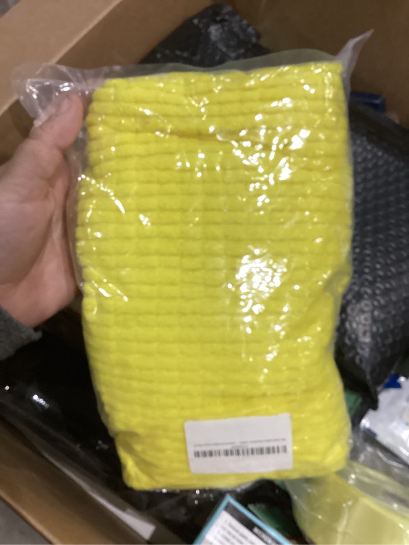 Condition photo showing New/Like New for Shoe Washing Bag for Washing Machine, Laundry Shoe Bag For Washer And Dryer, Reusable Shoe Washing Bag for Sneaker (Yellow 1Pc)
