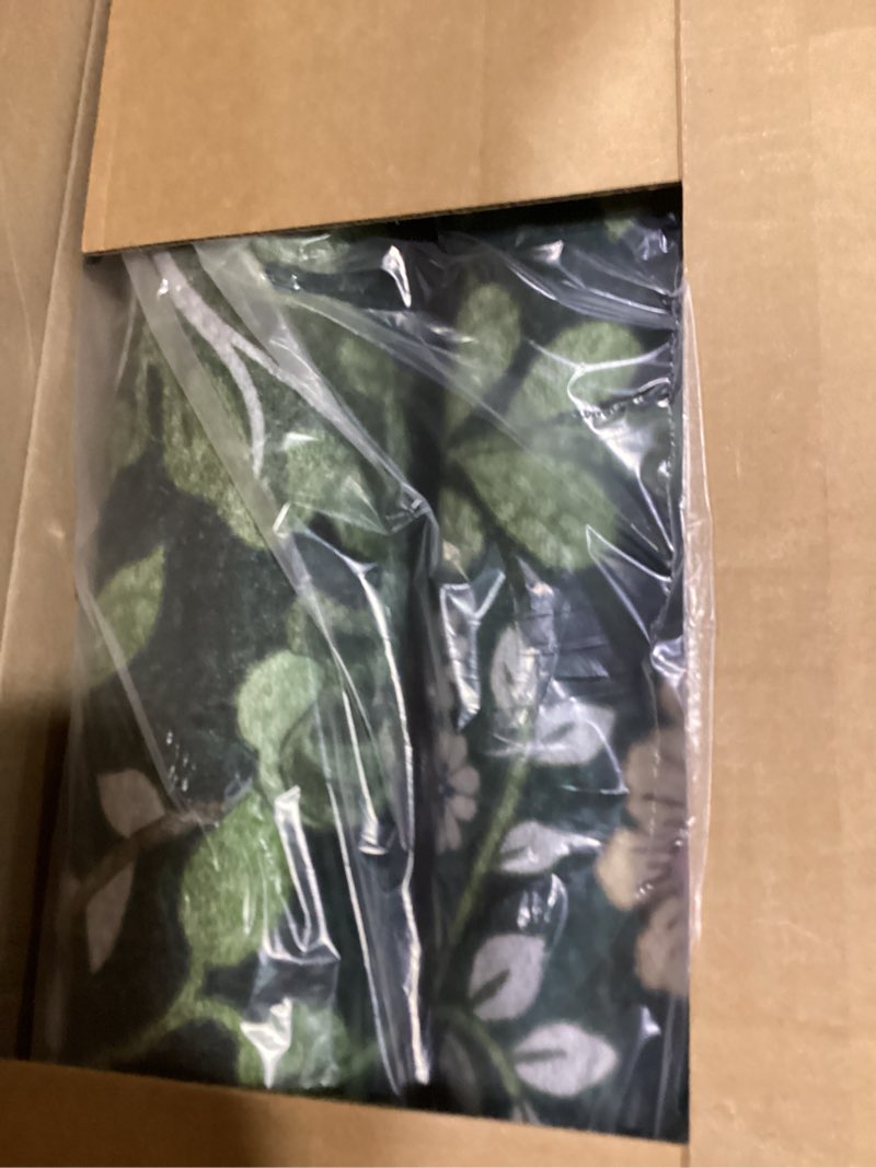 Condition photo showing Good Condition for 8x10 area rugs for living room: floral washable rug vintage large soft boho non-slip carpet indoor floor stain resistant carpets for bedroom dining room farmhouse nursery home office dark green dark green 8' x 10' (rectangular)