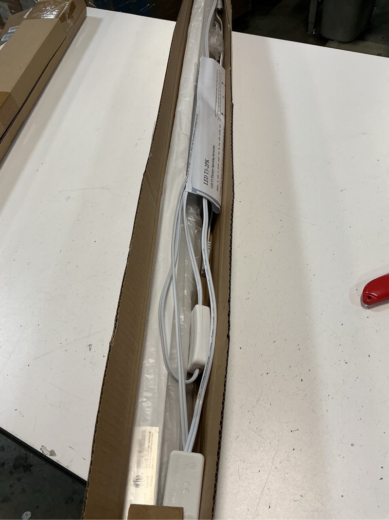 Condition photo showing Good Condition for hykolity 2 Pack LED Shop Light 4FT, T5 Integrated Single Fixture, 22W, 2200lm, 6500K Super Bright White, Linkable Shop Light, Utility Shop Lights, Corded Electric with Built-in ON/Off Switch 22W-2 6500k