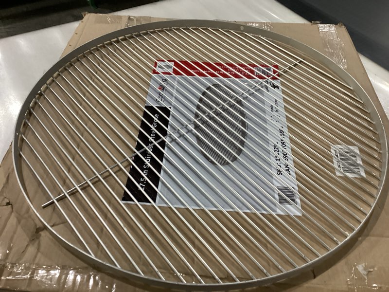 Condition photo showing New/Like New for Cook king 27.5 in steel, grate