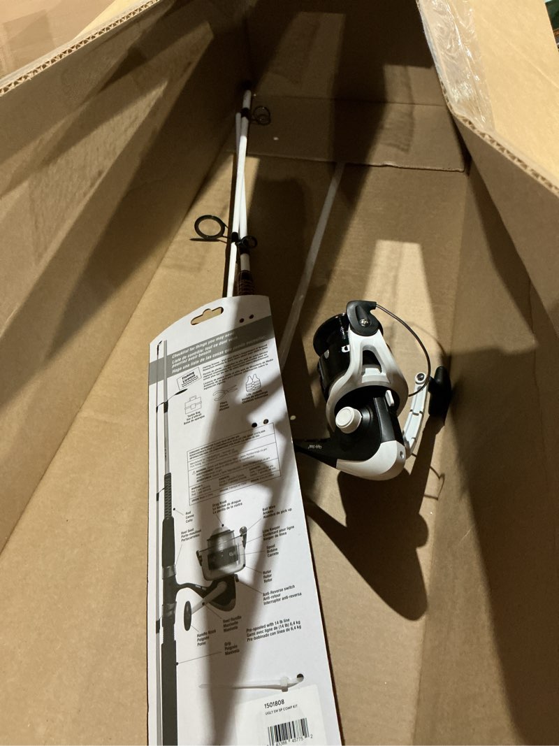 Condition photo showing Good Condition for ugly stik complete spincast reel and fishing rod kit complete saltwater