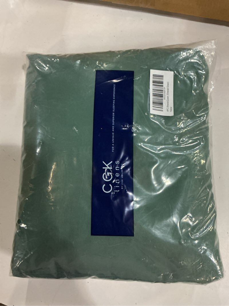 Condition photo showing New/Like New for queen size 4 piece sheet set - comfy breathable & cooling bed sheets set - hotel luxury bedding for women, men, kids, teens, boys & girls - deep pockets, soft, wrinkle free - oeko-tex - emerald green 31 - emerald green queen
