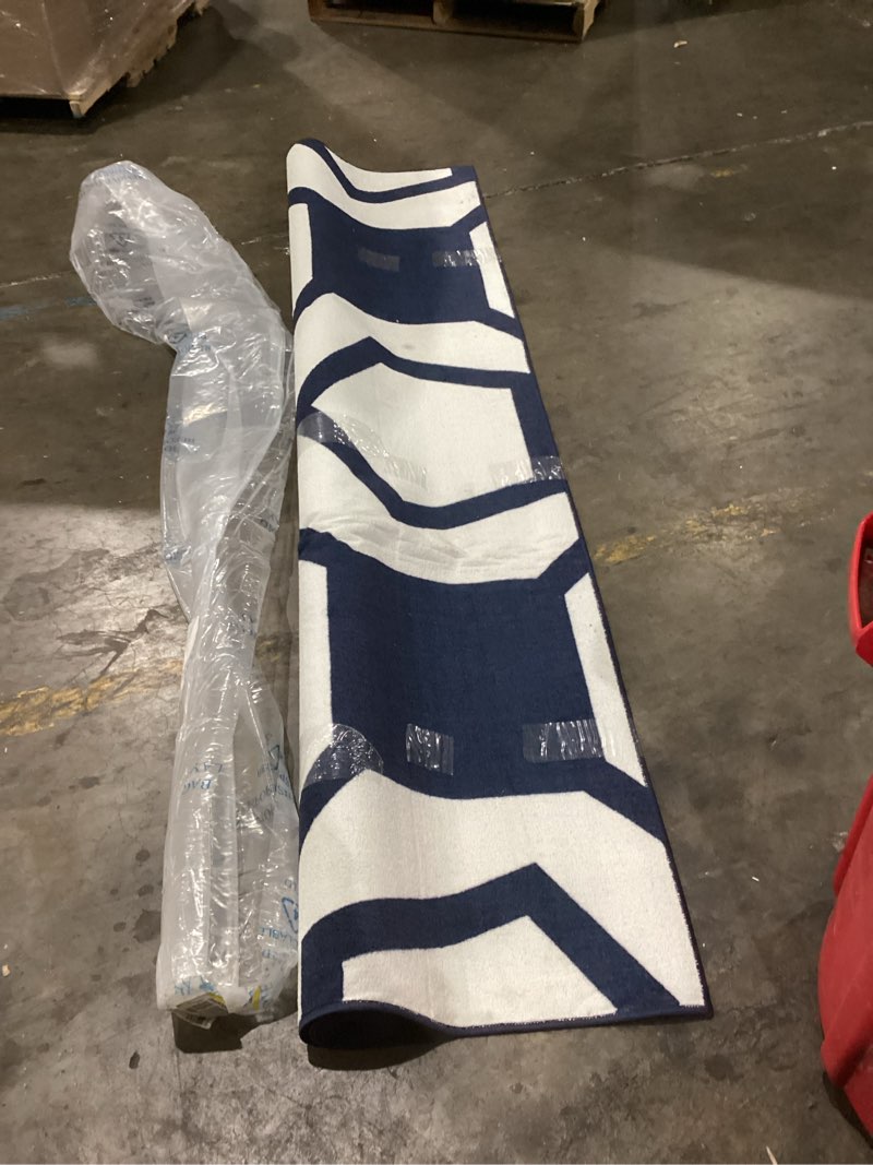 Condition photo showing Good Condition for modern geometric stripe area rug - non slip navy