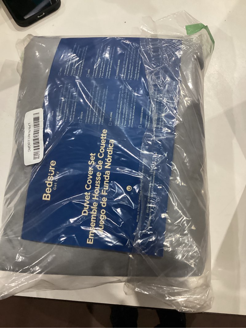 Condition photo showing Good Condition for Bedsure Grey Duvet Cover King Size - 3 Pieces Prewashed Cotton-Like Polyester Extra Soft Bedding Set, Includes 1 Duvet Cover 104x90 Inches with Zipper Closure & 2 Pillow Shams, Comforter Not Included 04 - Grey (No Comforter) King (104" x 90")