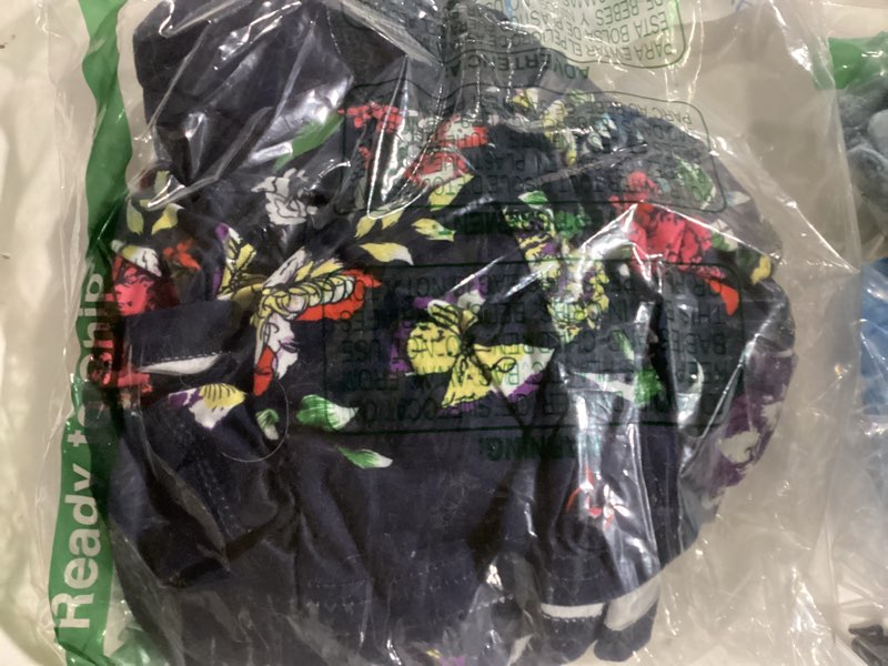Condition photo showing New/Like New for Ekouaer Long Nightgown Women's Loungewear Short Sleeve Sleepwear Full Length Sleep Shirt with Pockets Black Butterfly Medium