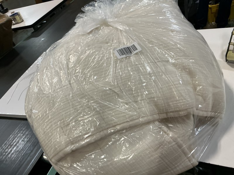 Condition photo showing As Is for organic cotton gauze dream quilt set, full/queen, undyed(1 piece )