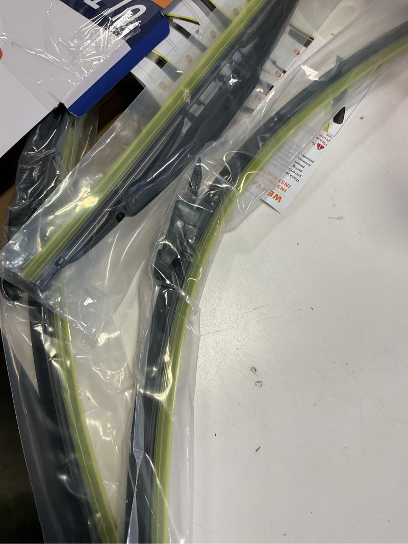 Condition photo showing Good Condition for 24"/21"/13" Windshield Wipers Compatible with Chevy Chevrolet Traverse 2012-2017 Front and Rear Wiper Blades for My Car Original Equipment Automotive Replacement (Set of 3) 24"+21"+13"