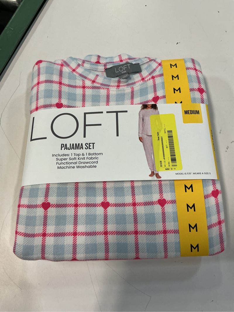 Condition photo showing New/Like New for women's 2-piece pajama set size m