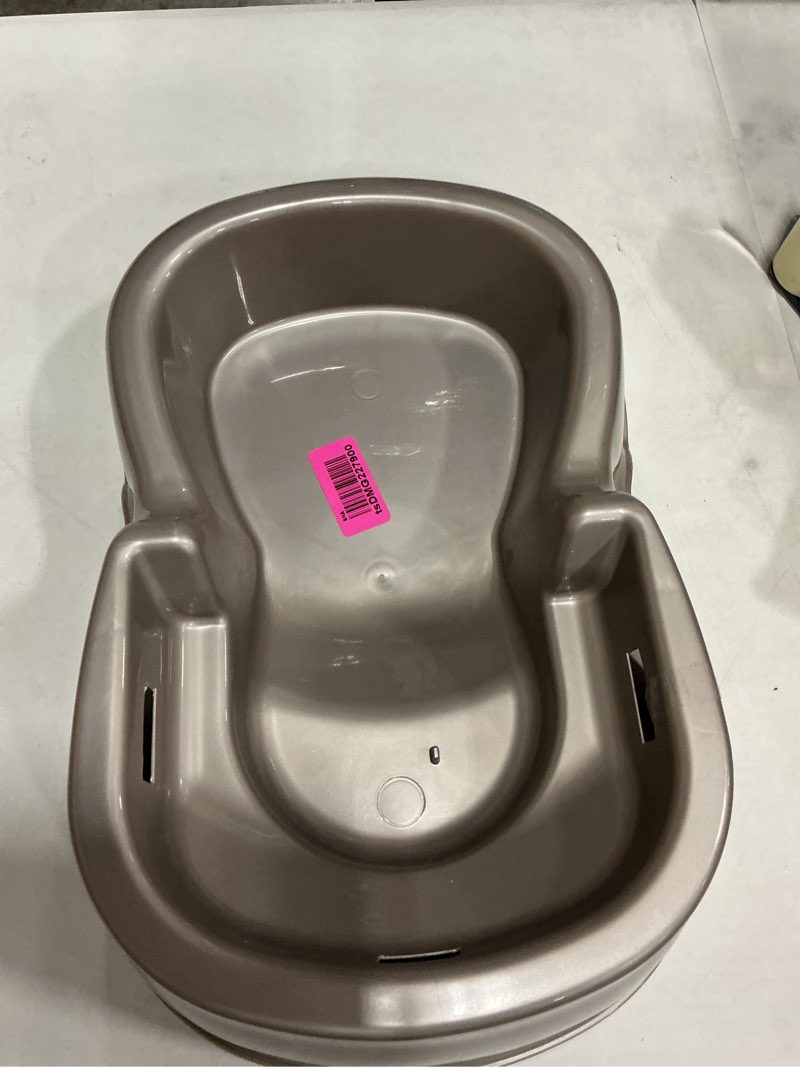 Condition photo showing New/Like New for petmate pet caf?© cat and dog waterer plastic water dispenser station  3 gal  pearl tan