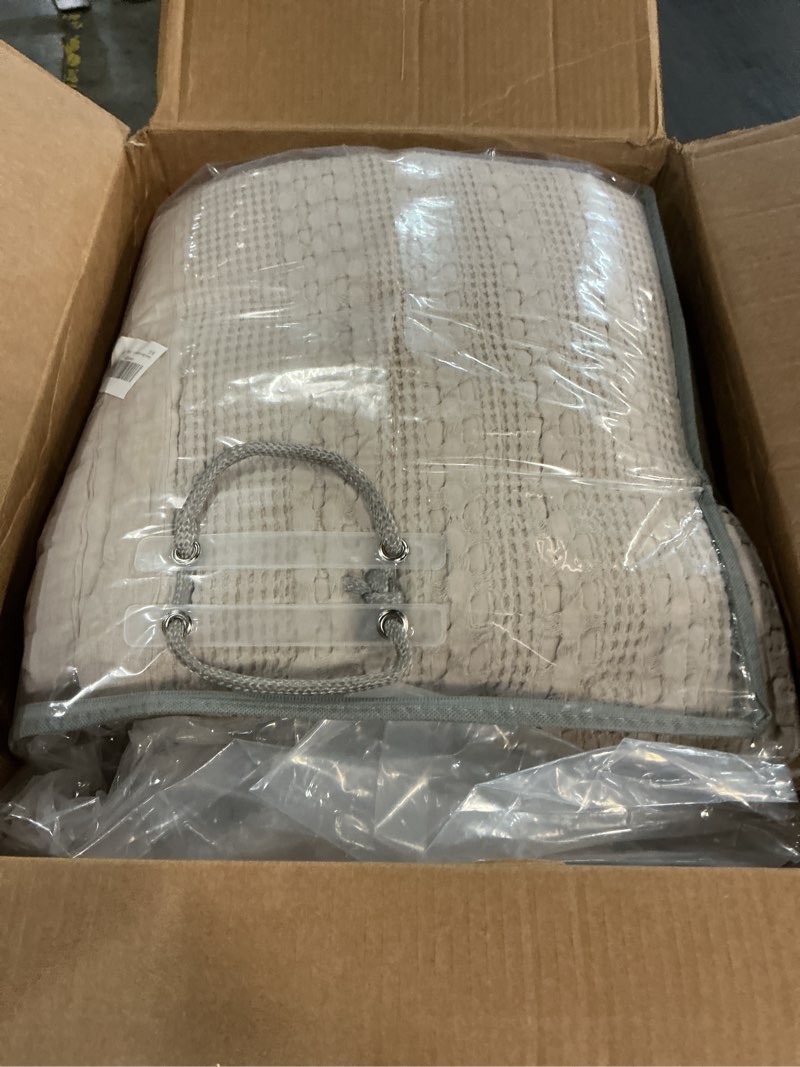 Condition photo showing Good Condition for Sanracie Oversized King Quilt (120"x120"), Cotton Oatmeal Colored Waffle Weave Quilted Bedding Set Super Large Soft Bedspread 3Pcs Luxury Aesthetic Coverlet Set for All Season Oversized King(120*120) Oatmeal a