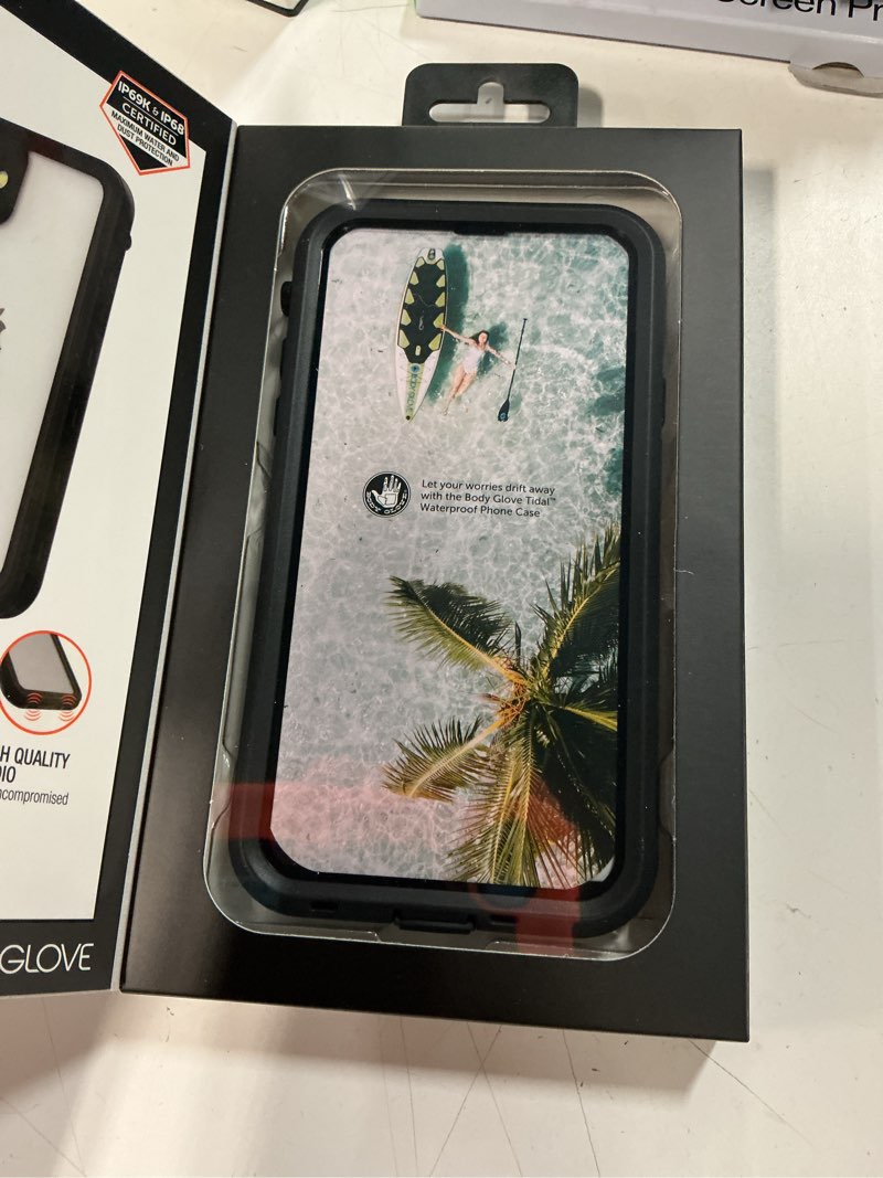 Condition photo showing Good Condition for body glove tidal waterproof phone case for iphone 11 - black/clear