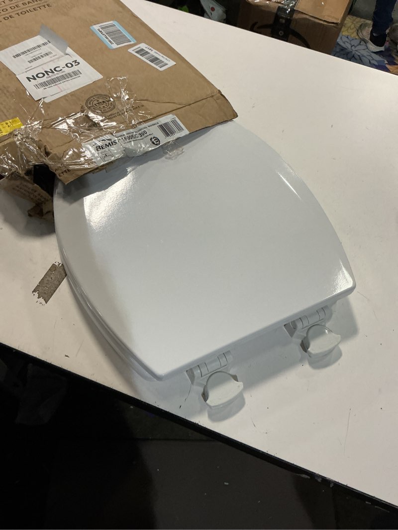Condition photo showing Good Condition for Bemis 1500EC 390 Lift-Off Wood Elongated Toilet Seat, Cotton White (Pack of 1)