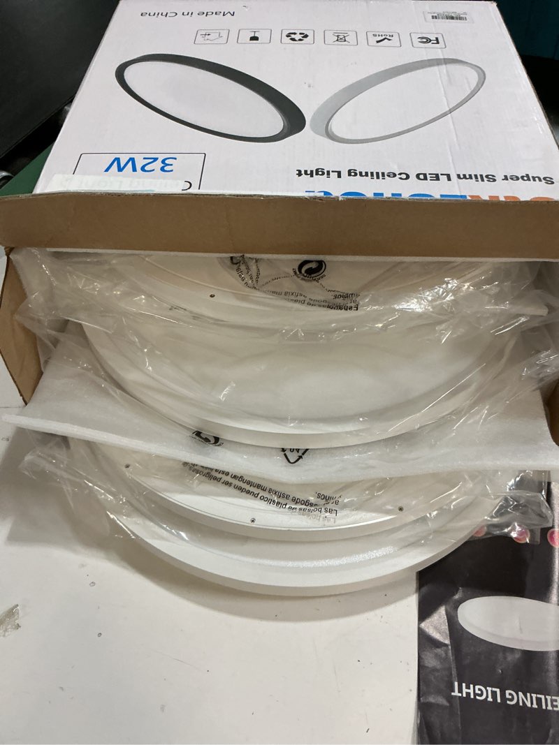 Condition photo showing Good Condition for 6pk 15.8 inch dimmable flush mount led ceiling light fixture, 32w,3200lm,3000k/4000k/6000k cct selectable,0.67 inch super slim led ceiling light for bedroom,hallway,kitchen white dimmable-15.8inch-6pk