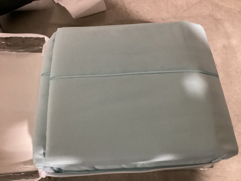 Condition photo showing New/Like New for mueller ultratemp 6 pc queen sheet set - ultra-soft luxury series, cooling & breathable hotel luxury bed sheets, deep pocket wrinkle-free oeko-tex, aqua aqua queen