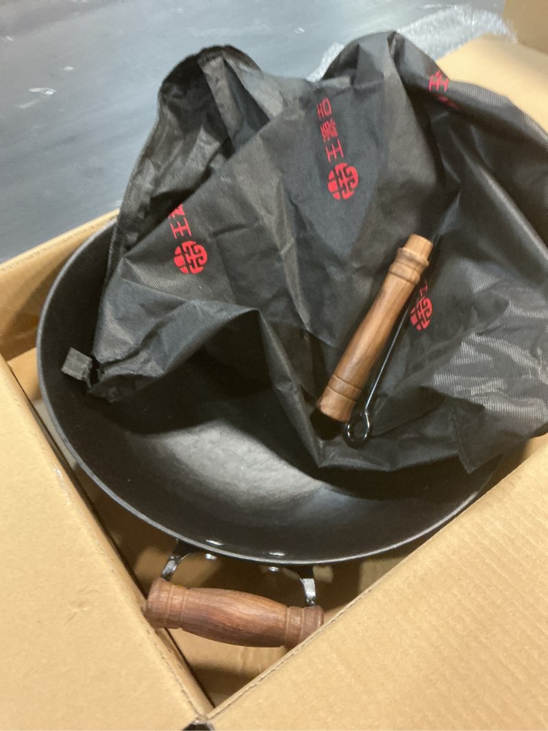 Condition photo showing Good Condition for WANGYUANJI 9.5 Inch Cast Iron Wok with Glass Lid – Small Flat Bottom Stir Fry Pan with Wooden Handle, Non-Coated Cookware for Gas & Open Flame 9.5 inch 9.5 inch