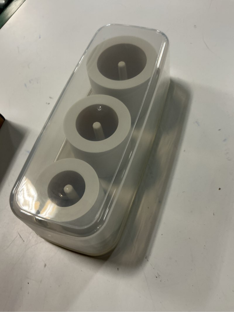 Condition photo showing New/Like New for growalong ice cube tray for tumbler cup 30oz-40oz  easy fill and release ice maker bpa-free (white  3 pcs)