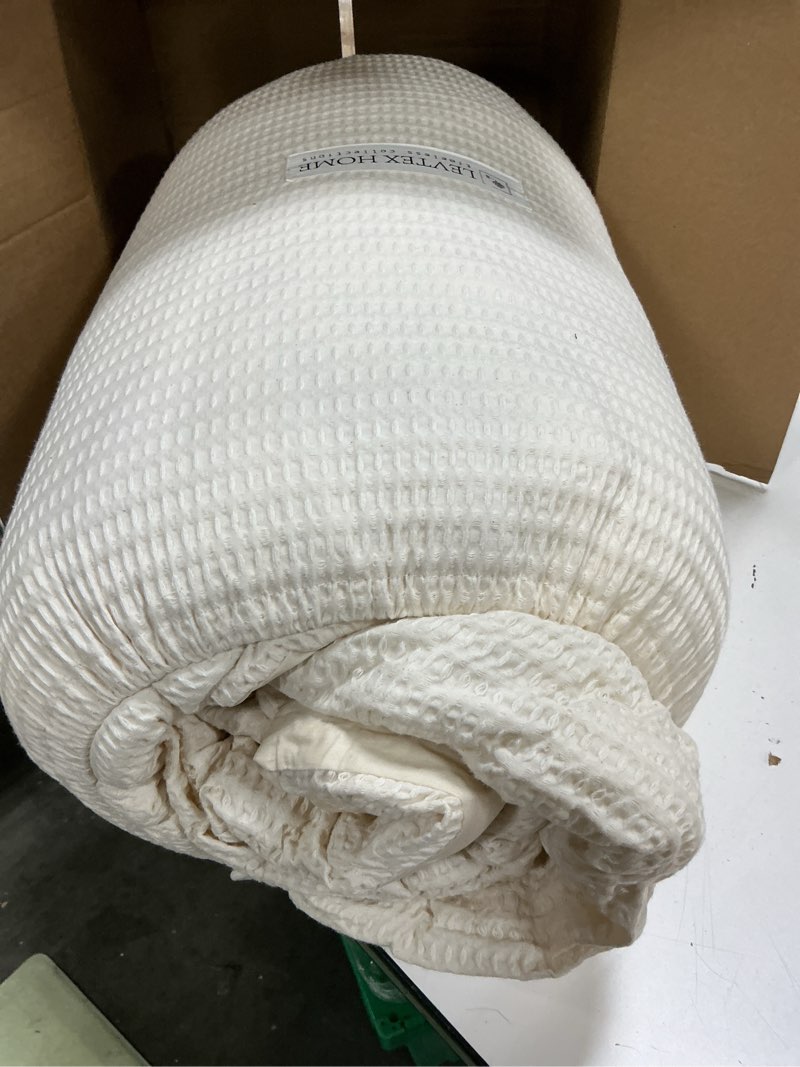 Condition photo showing Good Condition for levtex home - cross stitch quilt set - 100% cotton - king quilt (106x92in.) + 2 king shams (36x20in.) - cream quilt - king cream