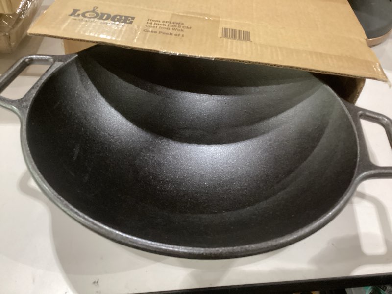 Condition photo showing Good Condition for lodge pre-seasoned 14  cast iron wok with flat base & loop handles