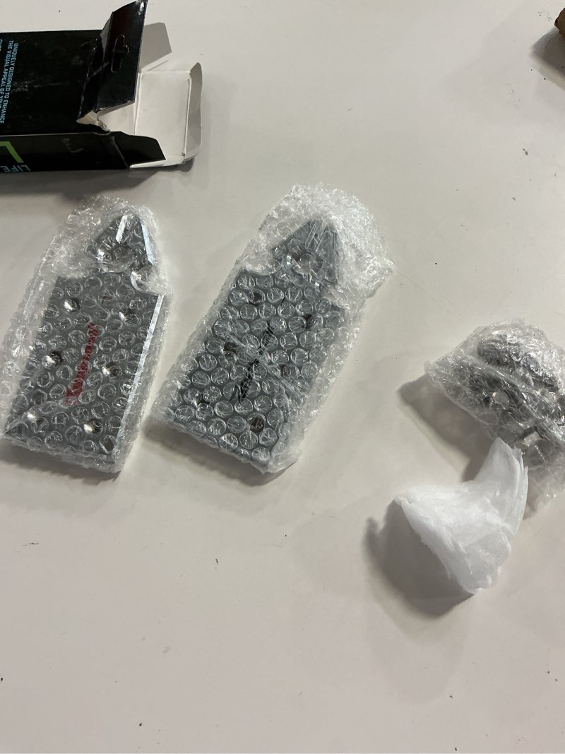 https://lotting-media.assets.bidfta.com/lotting_e9966039-3461-458c-a40e-77d5ac35f01d