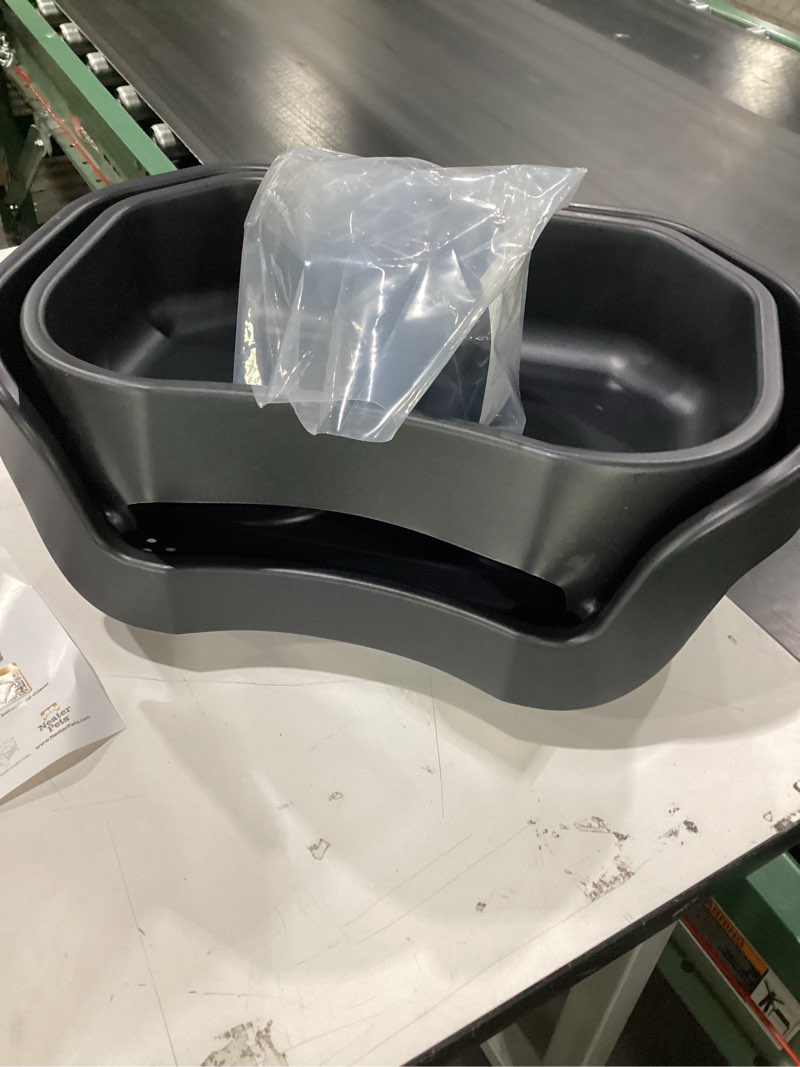 Condition photo showing Good Condition for Neater feeder deluxe