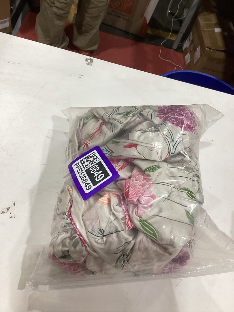 Condition photo showing As Is for Chair covers