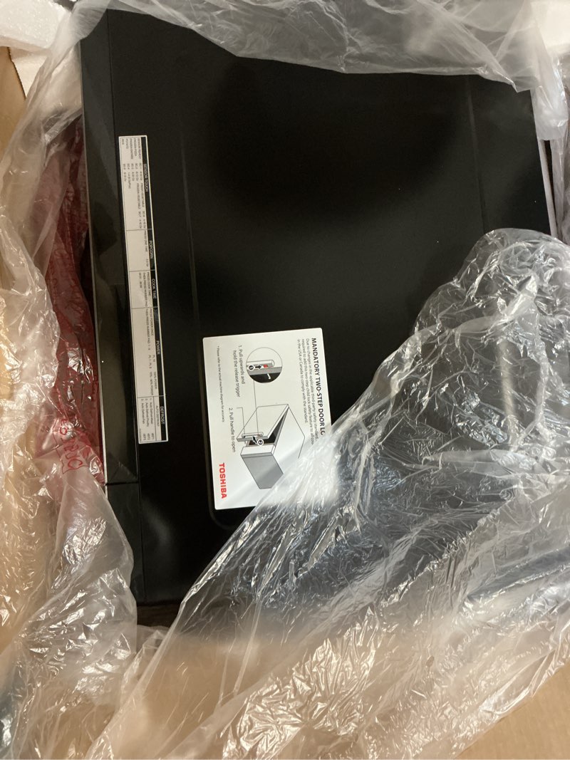 Condition photo showing Good Condition for toshiba ml-em45p(bs) countertop microwave oven with smart sensor and 13.6" removable position memory turntable, sound on/off function, 1200w, 1.6 cu.ft, black stainless steel sensor-1.6 cu.ft.