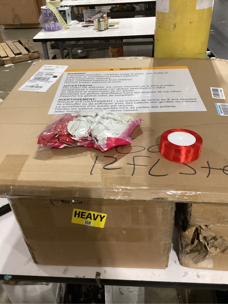 Condition photo showing Good Condition for kolldenn extra large gift box 28x28x28 giant gift boxes with lid, ribbon, greeting card and 100 balloons for large presents for birthday surprise, gender reveal, christmas (white,28x28x28 inch) white 100 count (pack of 1)