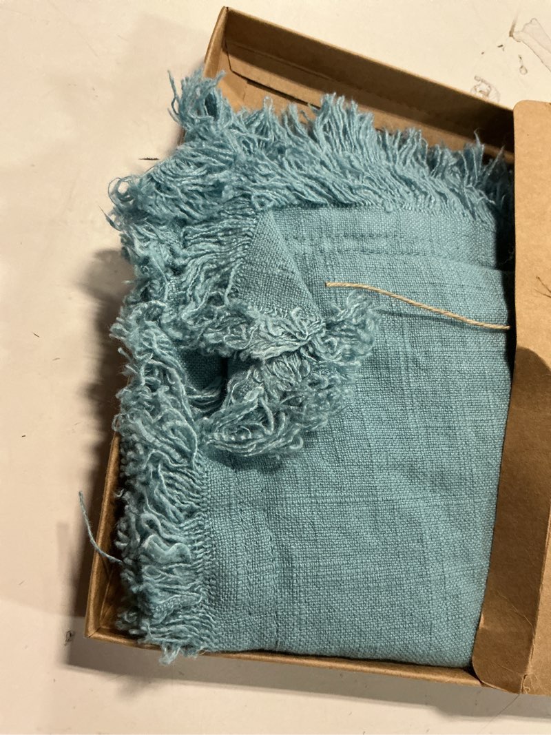 Condition photo showing Good Condition for ATLINIA Decor Throw Pillow Cover - 20x20 Inch Linen Pillow Cover Decorative Farmhouse Boho Fringe Cushion Cover for Couch Sofa Bed Outdoor Teal Teal 20" x 20" (Pack of 1)