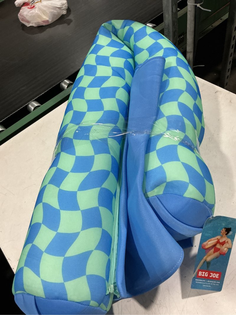 Condition photo showing Good Condition for big joe noodle sling pool float