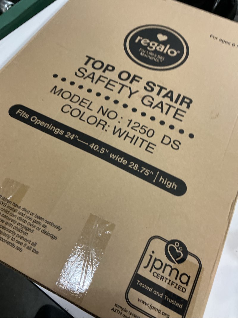 Condition photo showing Good Condition for regalo 2-in-1 extra wide stairway and hallway walk throughbaby safety gate, hardware mounting, white 24"x40.5"x28.5"(pack of 1) white 24-40.5"w x 28.75"h