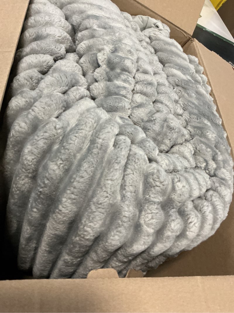 Condition photo showing Good Condition for bedelite fleece queen comforter set -super soft & warm fluffy light grey bedding, luxury fuzzy heavy bed set for winter with 2 pillow cases light grey queen