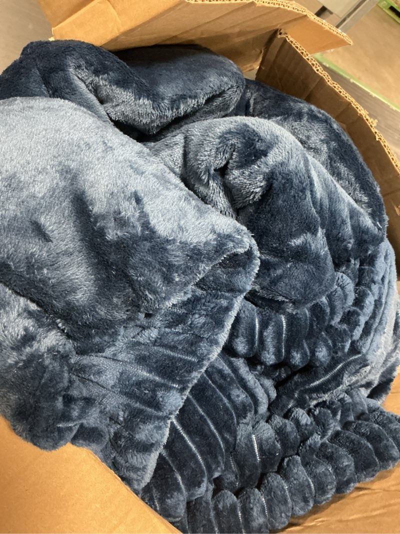 Condition photo showing Good Condition for madison park parker corduroy plush comforter set