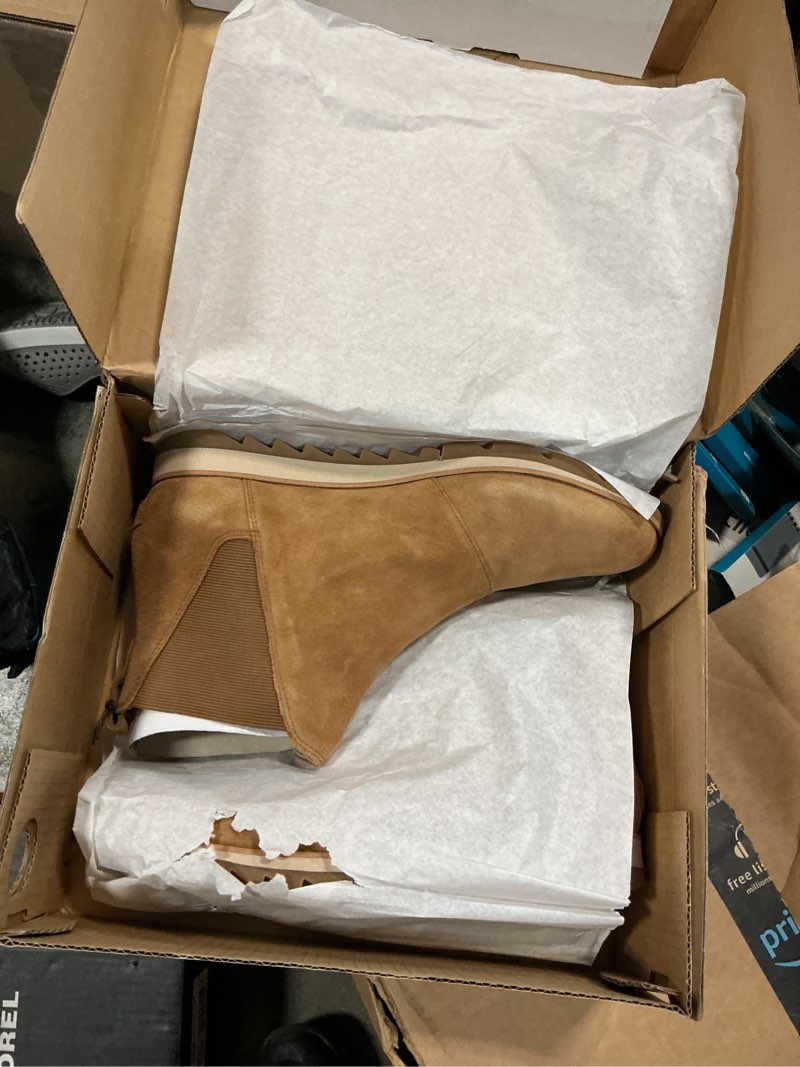 Condition photo showing New/Like New for sorel harlow chelsea boot - women's camel brown, 12.0