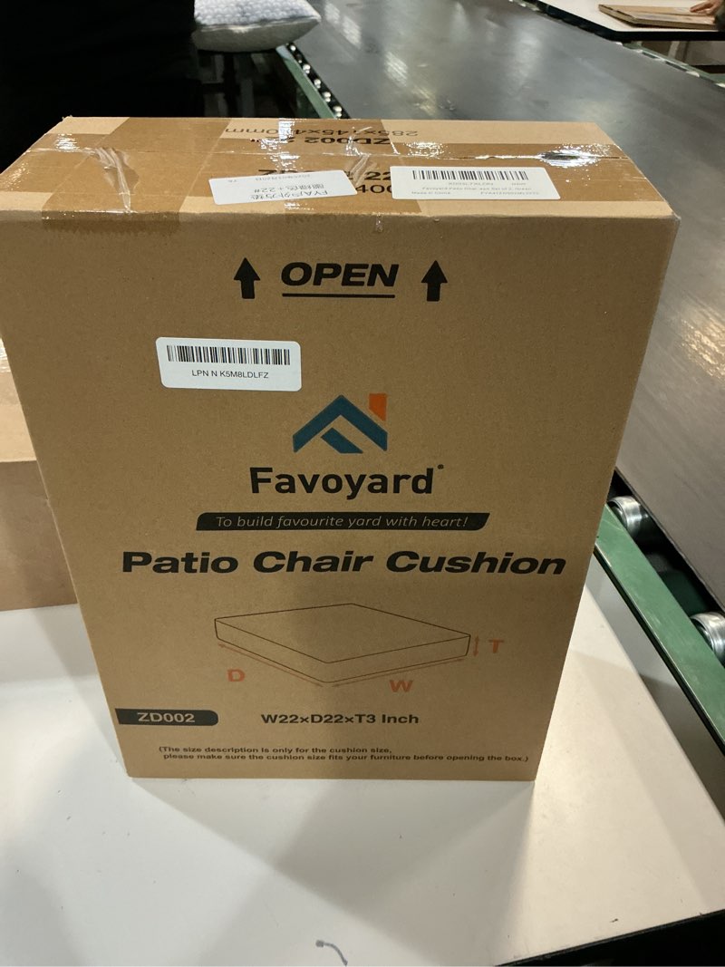 Condition photo showing New/Like New for Favoyard Patio Chair Cushions 22 x 22 x 3 Inch Waterproof Outdoor Seat Cushions for Patio Furniture 3-Year Color Fastness Garden Sofa Couch Chair Pads with Handle & Adjustable Straps Set of 2, Green Green 22 x 22 x 3 In