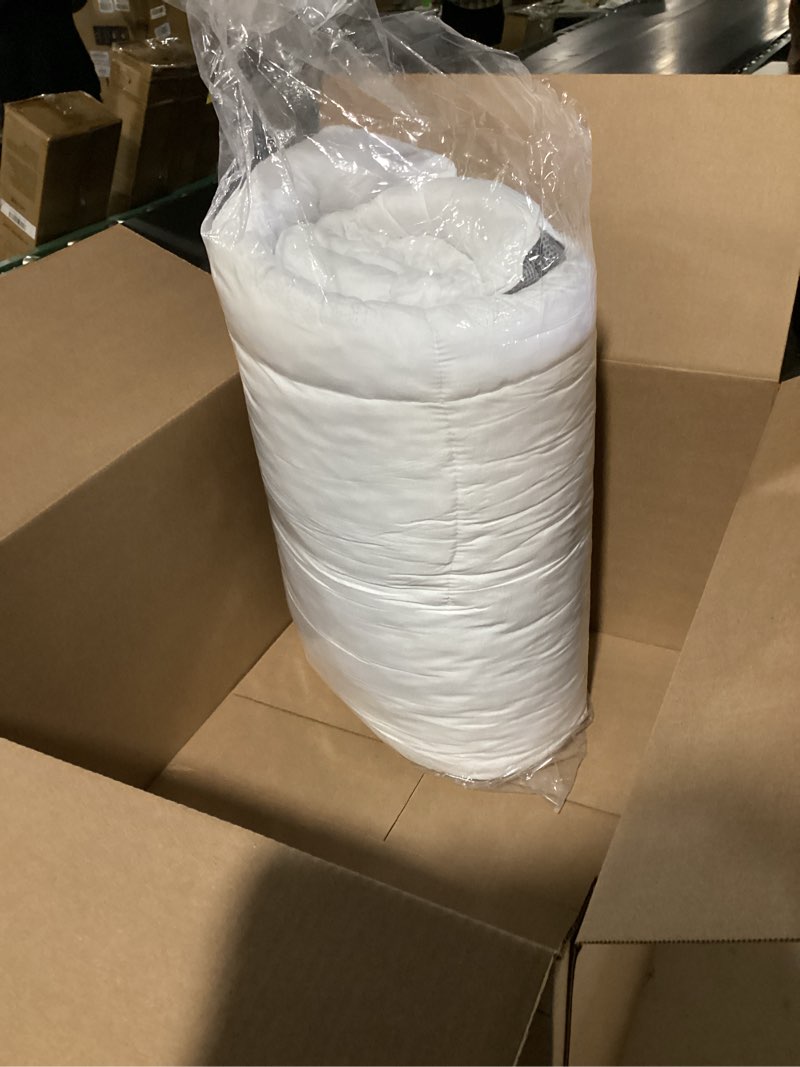 Condition photo showing New/Like New for 4 inch memory foam mattress topper - l4 (39"x80")