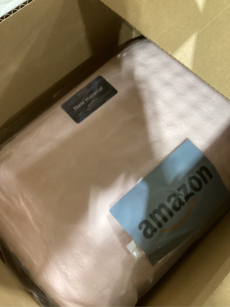 Condition photo showing New/Like New for REDKISS Soft Bath Towel Sets 8-Piece, Microfiber Quick Dry & Absorbent, 35x70 in Large Bath Sheet 14x30 in Hand Towel, 12x12 in Washcloth, Pink Bathroom Towel Set