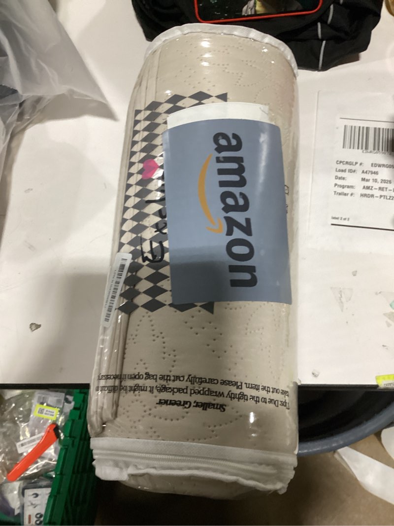 Condition photo showing New/Like New for Exclusivo Mezcla Queen Quilt Bedding Set, Lightweight Soft Bedspreads Coverlets with 2 Pillow Shams, Modern Brich Beige Quilts Queen Full Size for All Seasons Brich Beige Full/ Queen (90''X96'')