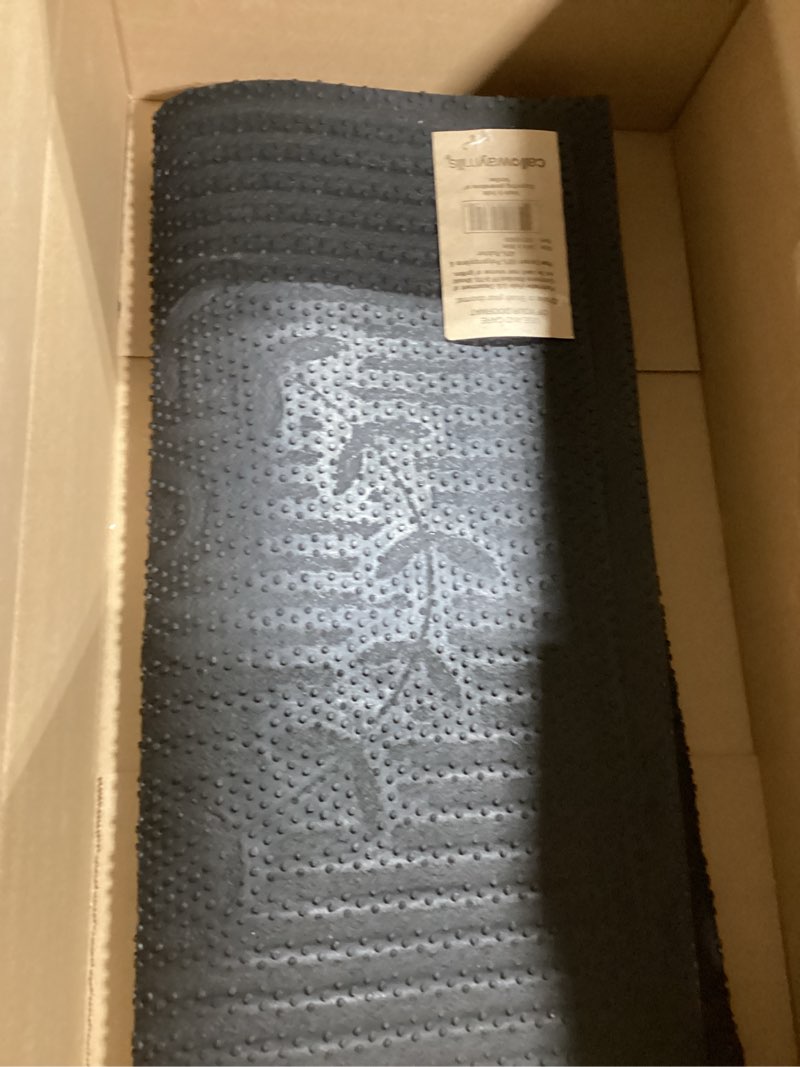 Condition photo showing Good Condition for Calloway Mills 103142436 Poly Hello Indoor/Outdoor Mat, 24" x 36", Red Red 2' x 3' (Rectangular)