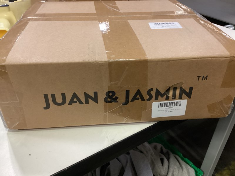 Condition photo showing New/Like New for JUAN & JASMIN 2-Piece Elegant White Dinner Plate with Ribbed Rim Design, 10 inch, Scratch Resistant