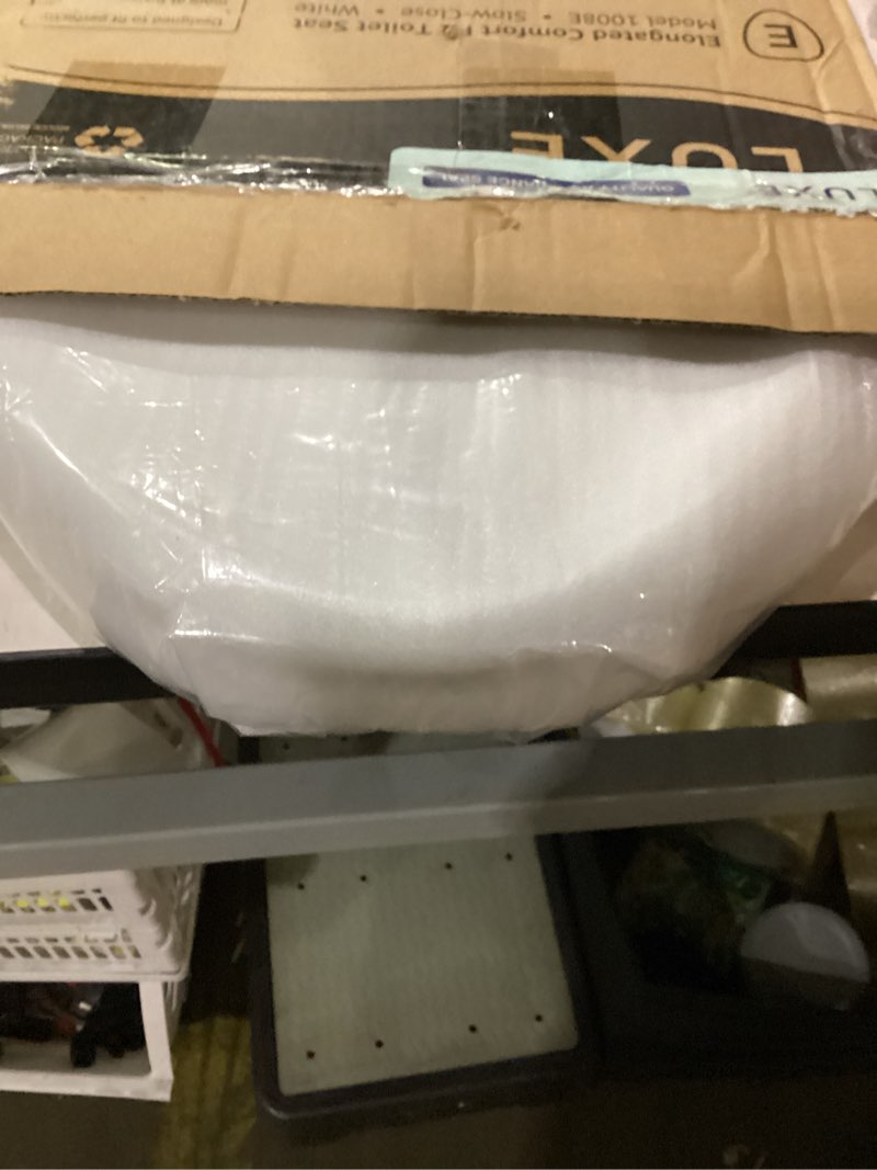Condition photo showing Good Condition for luxe ts1008e elongated comfort fit toilet seat with slow close, quick release hinges, and non-slip bumpers (white)
