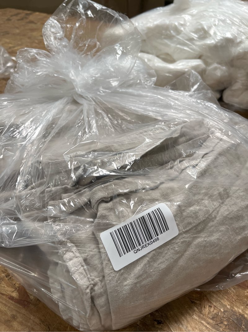 Condition photo showing Good Condition for european linen chambray sheet set, cal king, natural chambray