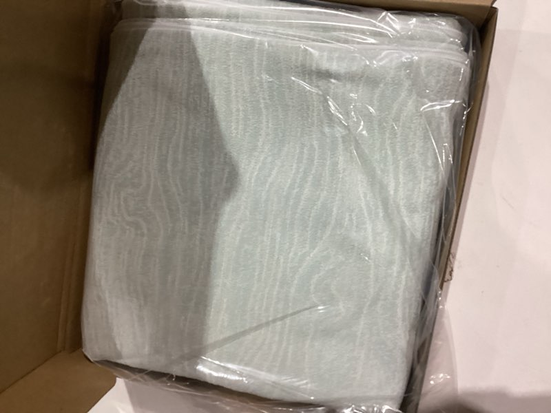 Condition photo showing New/Like New for FUTEI Blue Decorative Throw Pillow Covers 20x20 Inch Set of 2,Soft Chenille Jacquard Geometric Pattern Cushion Case,Modern Home Decor for Couch Bed Living Room Blue 20" x 20" (Pack of 2)