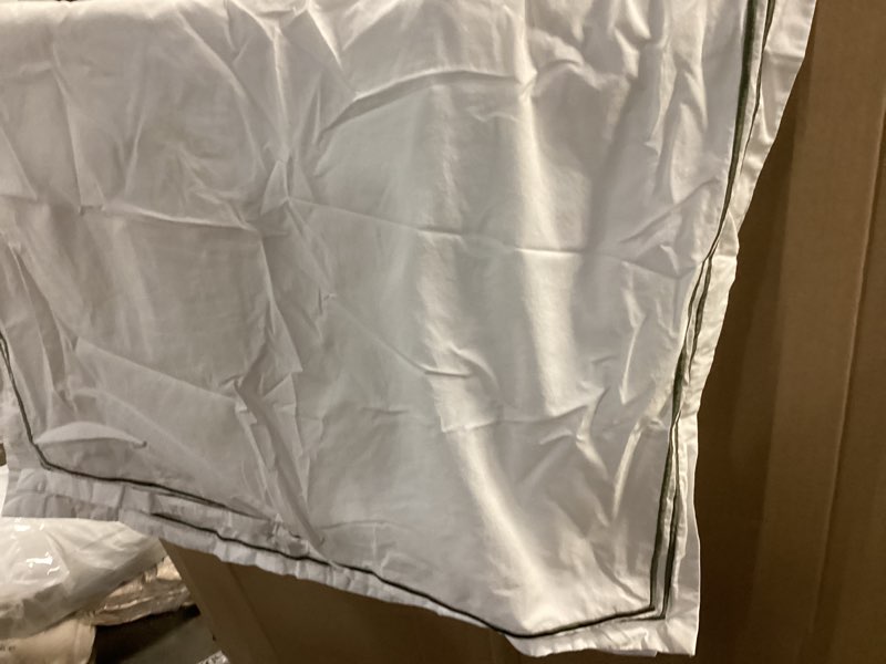 Condition photo showing Good Condition for (1 sham) classic organic percale embellished sham 26” x 26”