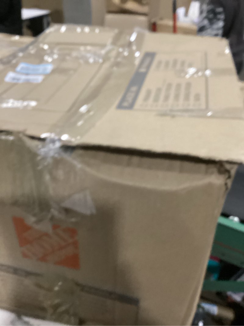 Condition photo showing Good Condition for outdoor cushion 